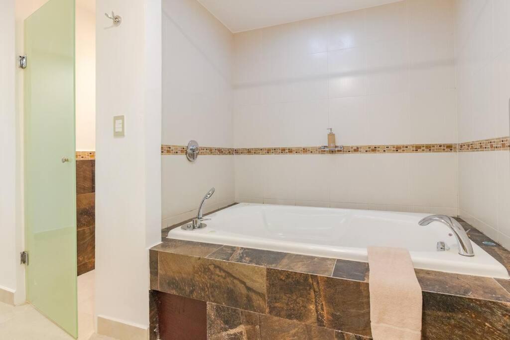 Encantadora Suite súper amplia en Colibrí PdC Playa del Carmen Exterior foto
